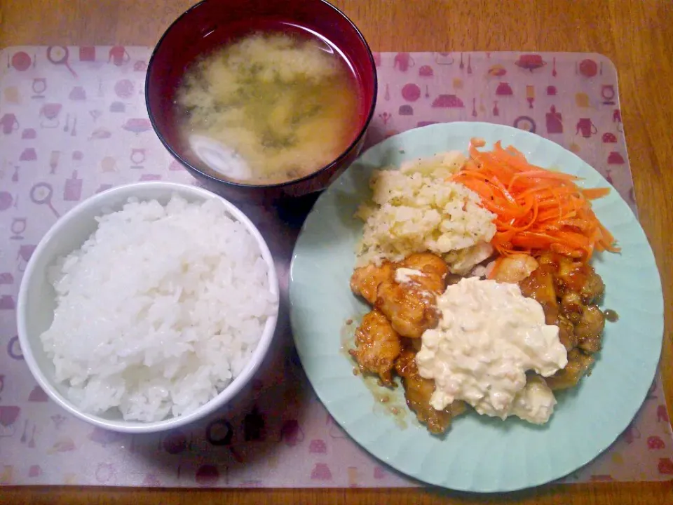 １月４日 鶏南蛮タルタルがけ にんじんフラッペ じゃがいものハーブソルト お味噌汁|いもこ。さん