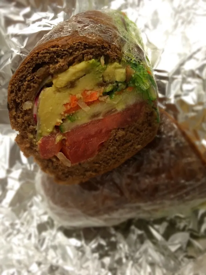 Snapdishの料理写真:Advocado sandwitch|kayoさん