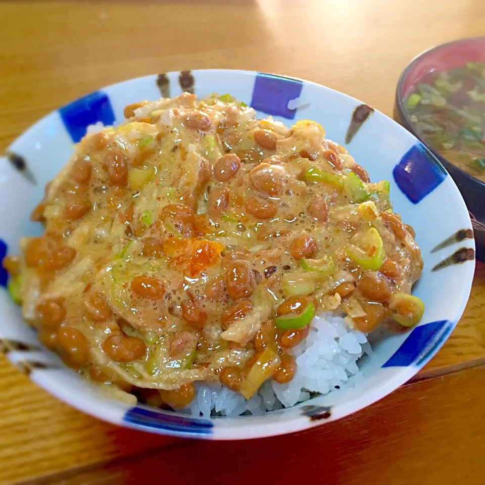 土鍋で炊いたごはんと贅沢納豆😆|ラー山さん