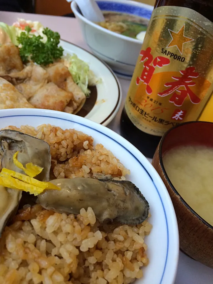 豚の生姜焼きにカキ飯〜|てつやさん