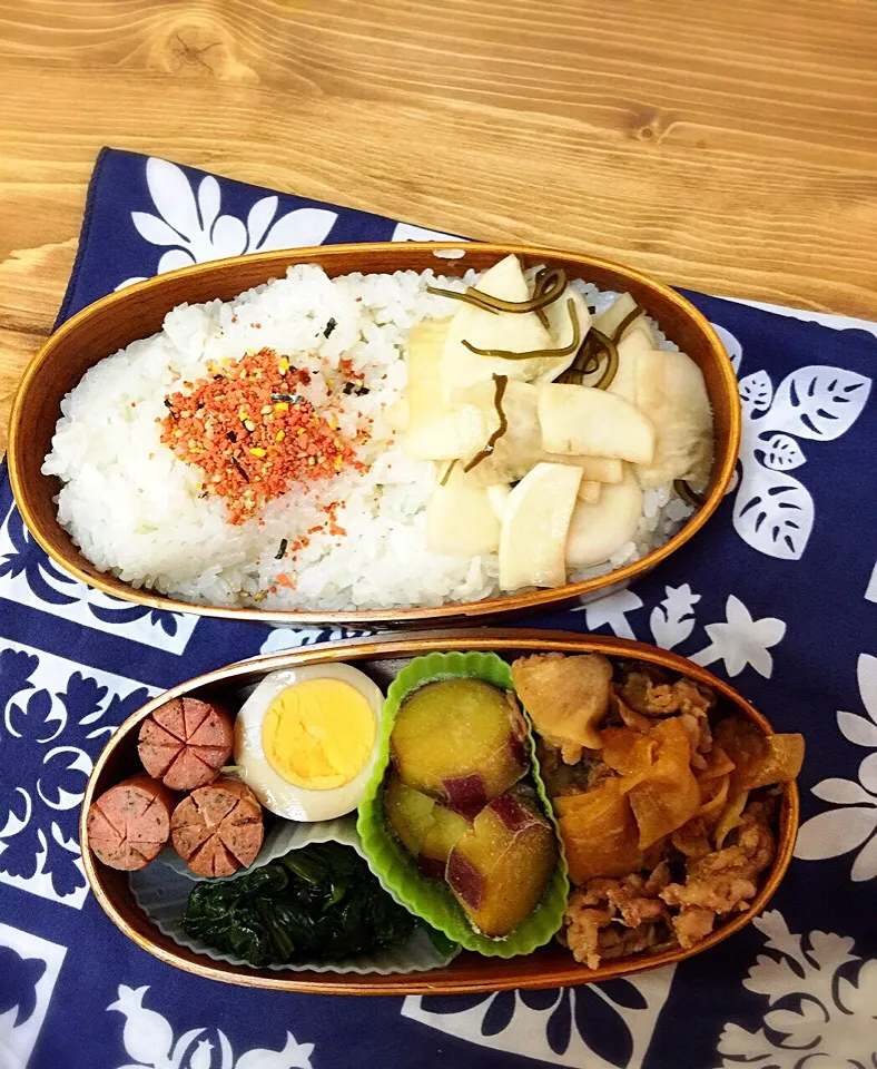 カブの浅漬け。大根と豚バラの生姜焼き。さつまいもの甘煮。味玉。ほうれん草のおひたし。ソーセージ。|Reina Reinaさん