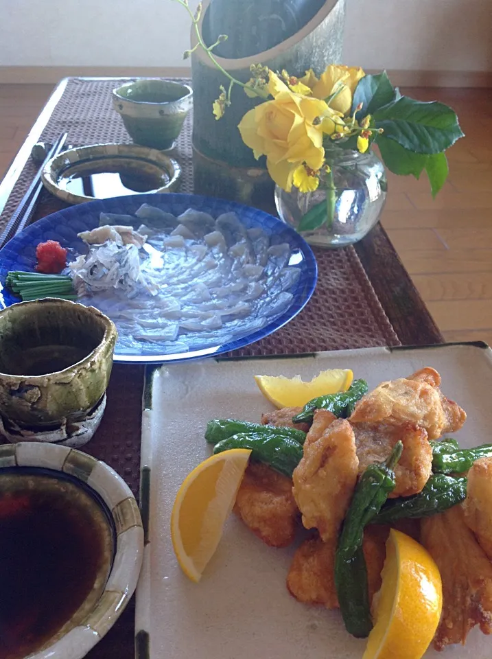 昼食 ふく刺しとふく唐揚げ 日本酒は賀茂泉|izunさん