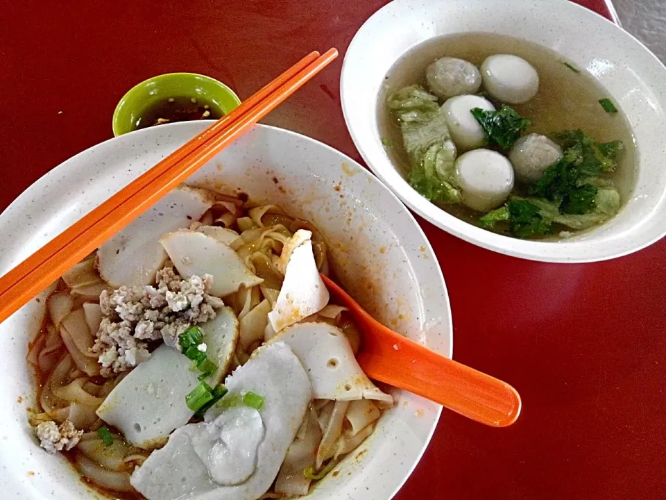 Fishball Noodles (a common meal)|秋平さん