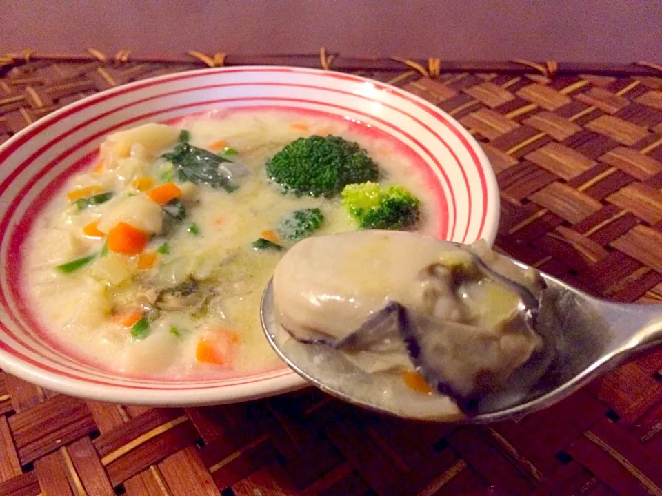 Snapdishの料理写真:Oyster chowder🐚牡蠣ﾁｬｳﾀﾞｰ|🌈Ami🍻さん