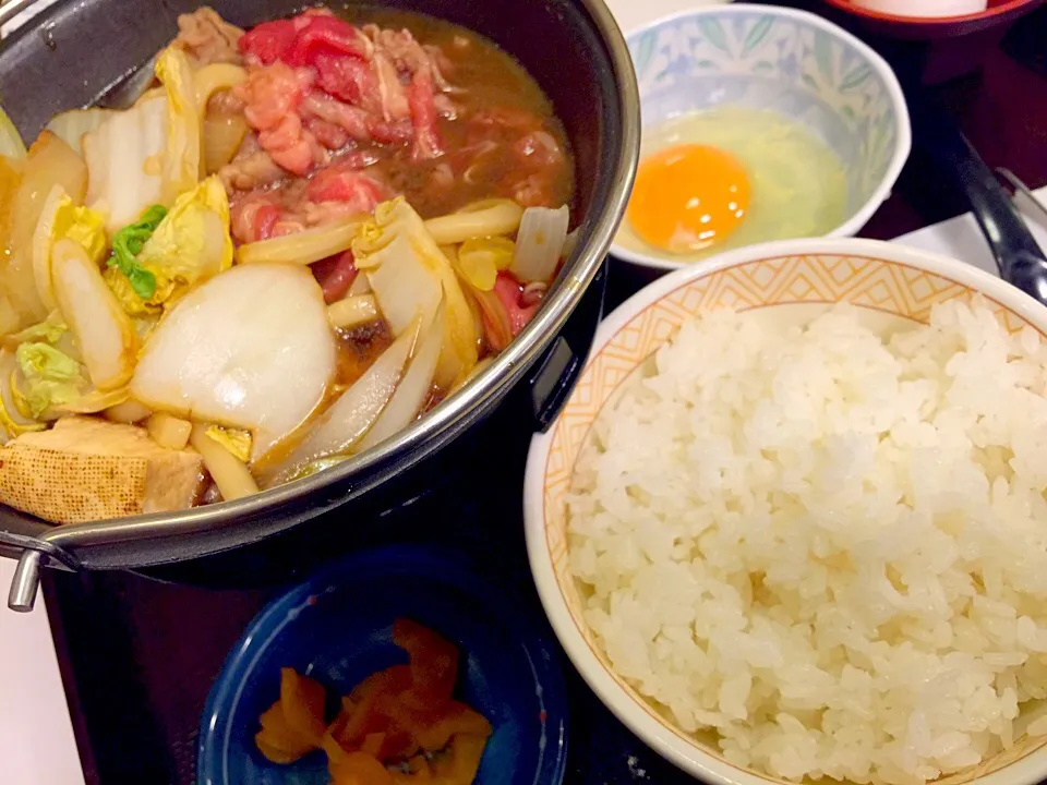 Gyu suki nabe by Sukiya,,,hehehe 680¥ 😄|reviliaさん