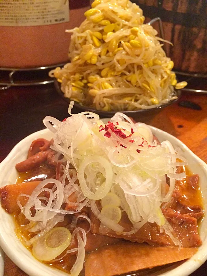 Snapdishの料理写真:モツの煮込み もやし|ゆうみさん