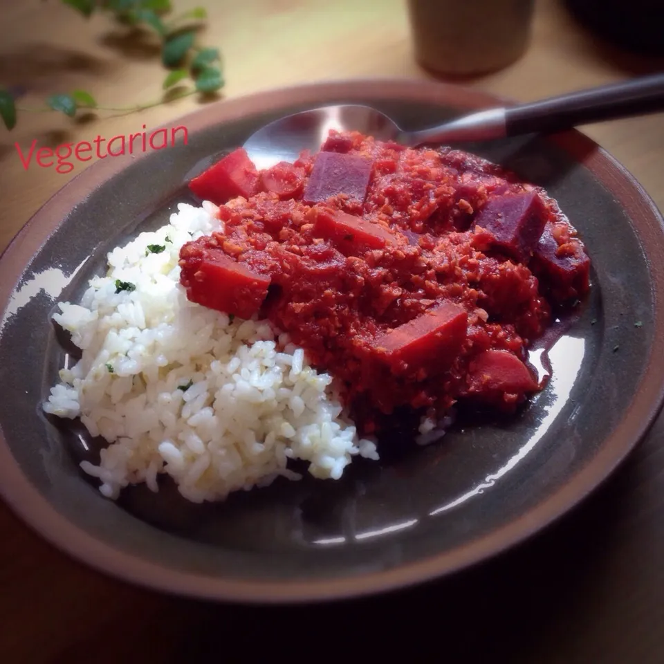 Snapdishの料理写真:金時人参とビーツのカレー|まちまちこさん