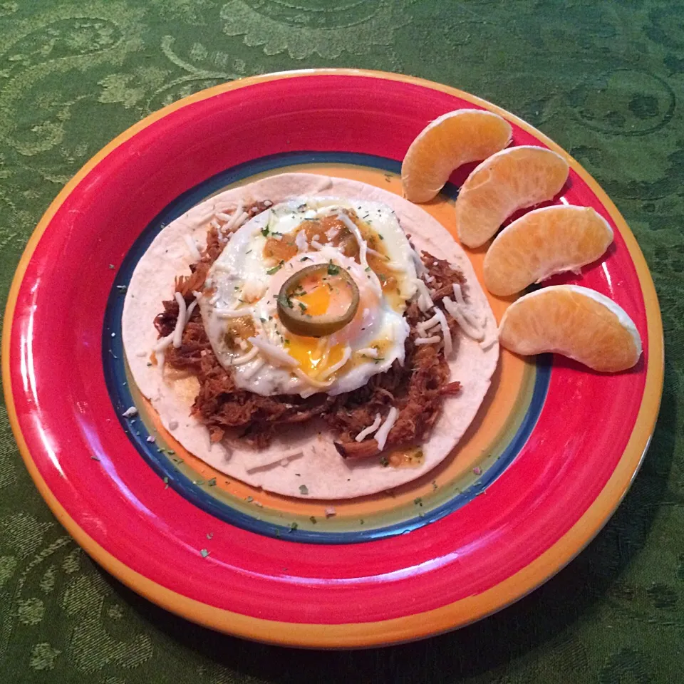 Homemade/pulled pork huevos rancheros.|MJRoperさん