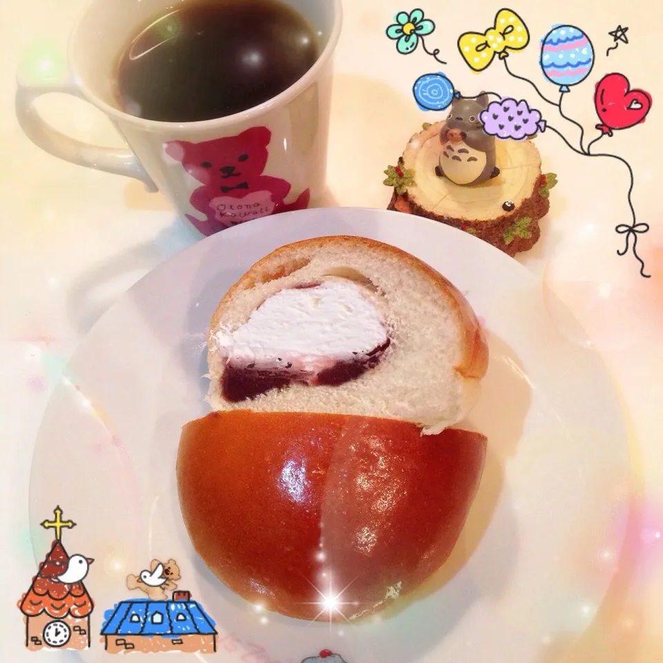 たっぷりホイップクリームあんぱん（市販）✨|Makinsさん