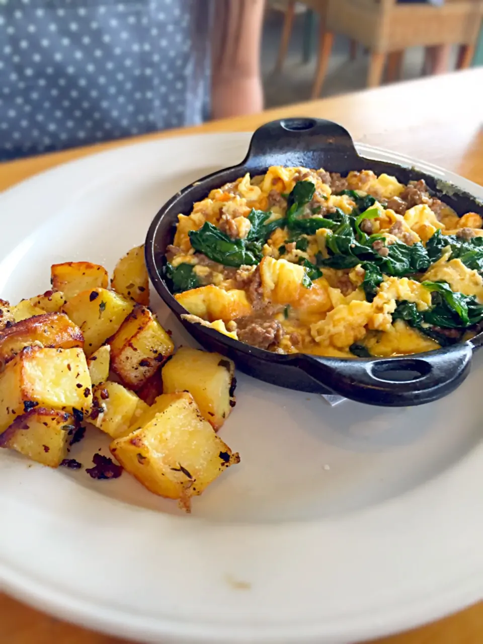 Omlette en Casuela served with roasted potatoes|tsugiさん