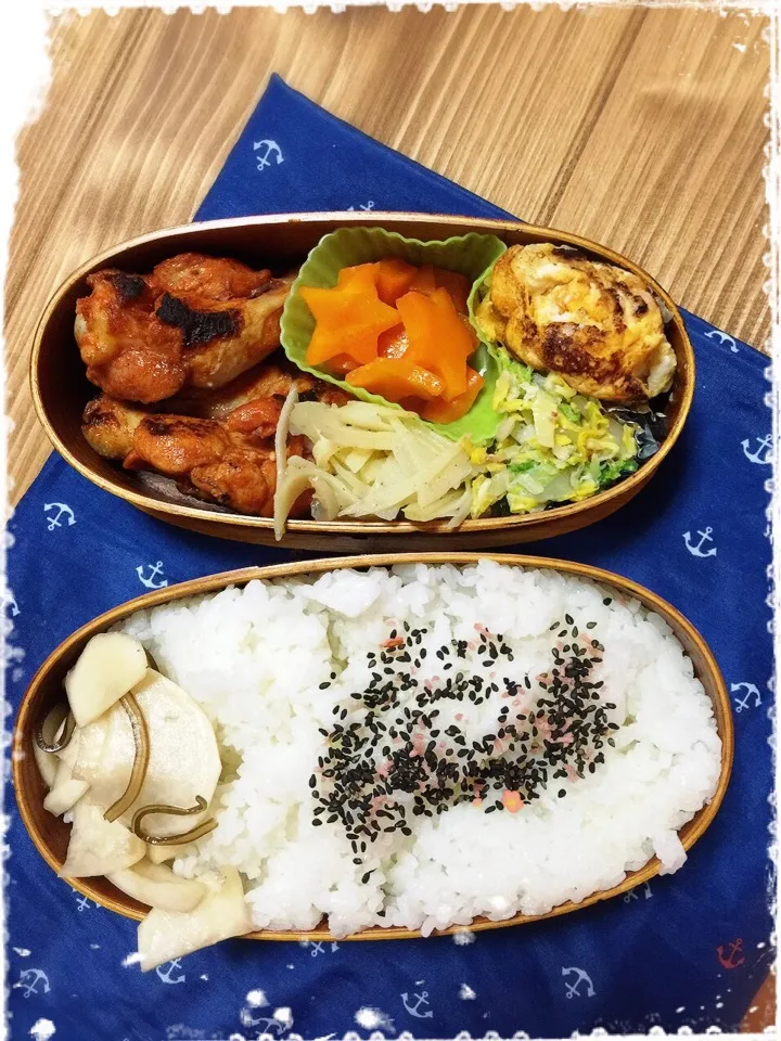 Snapdishの料理写真:鳥手羽のピリ辛焼き。人参グラッセ。ジャガイモのペペロンチーノ。卵焼き。白菜鰹節すりごまのマヨサラダ。カブの浅漬け。|Reina Reinaさん