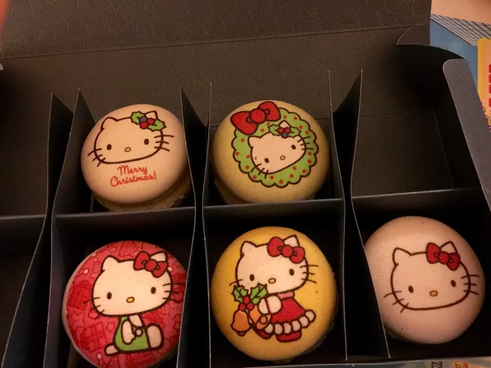 Snapdishの料理写真:Hello kitty馬卡龍|J.M.さん