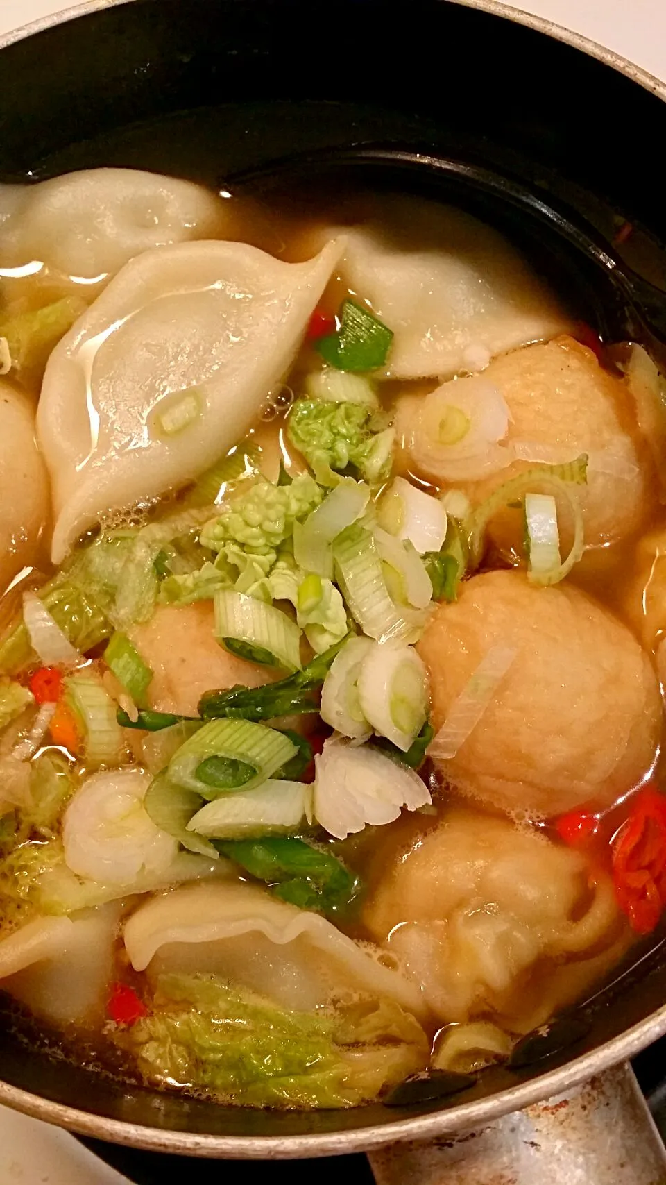 #Hot and sour soup #dumplings #wontons #fishballs #napacabbage #dinner|Danvee kwokさん