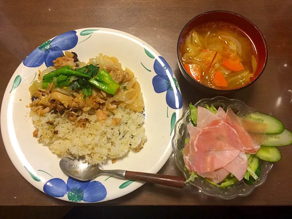 Snapdishの料理写真:鶏肉のチーズ煮菜の花添え トマト入り野菜コンソメ ハムサラダ|Junko Tominagaさん