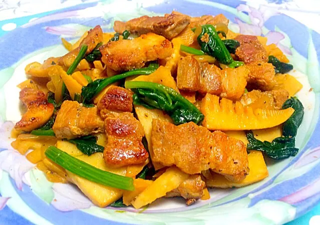 豚肉とタケノコとほうれん草の炒め物 - Pork, bamboo shoot & spinach stir fry 😋✨|Liezlさん