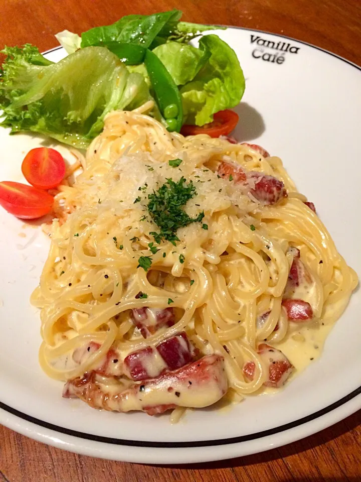 Snapdishの料理写真:Classic Carbonara (バ二ラカフエ)|みいさん