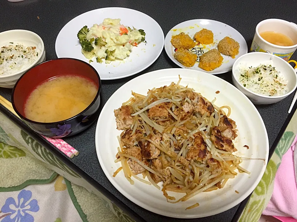 ハンバーグ風煮込み・ポテサラ・カボチャ胡麻和え|うるしちかさん