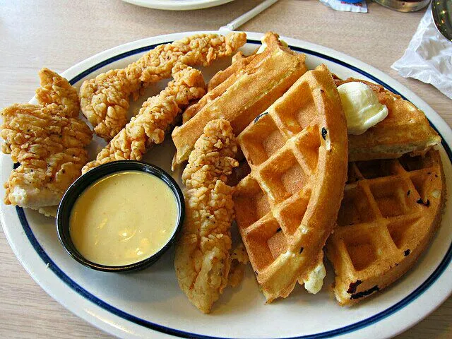 #Breakfast/Brunch at IHOP Chicken and Waffles #Chicken #Beignet / Pancake  #Main dish 😊 💜 #Side dish 😆 😆 😆|Alisha GodsglamGirl Matthewsさん