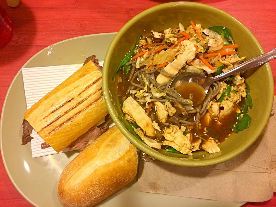 Soba noodles with chicken and a steak with white cheddar sandwich|shykneehighkneeさん