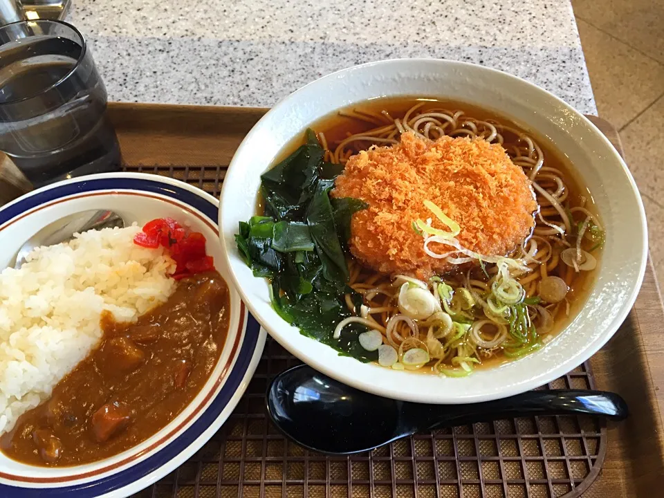 ミニカレーセットにコロッケ|マハロ菊池さん