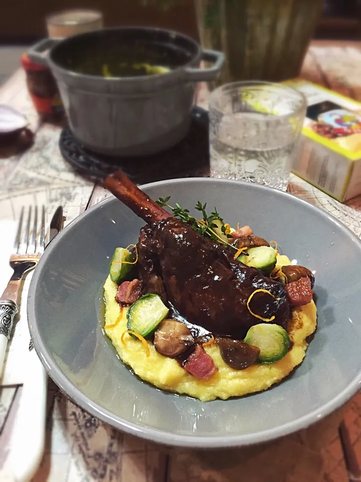 Lamb shank with red wine,served with chestnut,bacon,Brussels sprout and polenta|rick chanさん