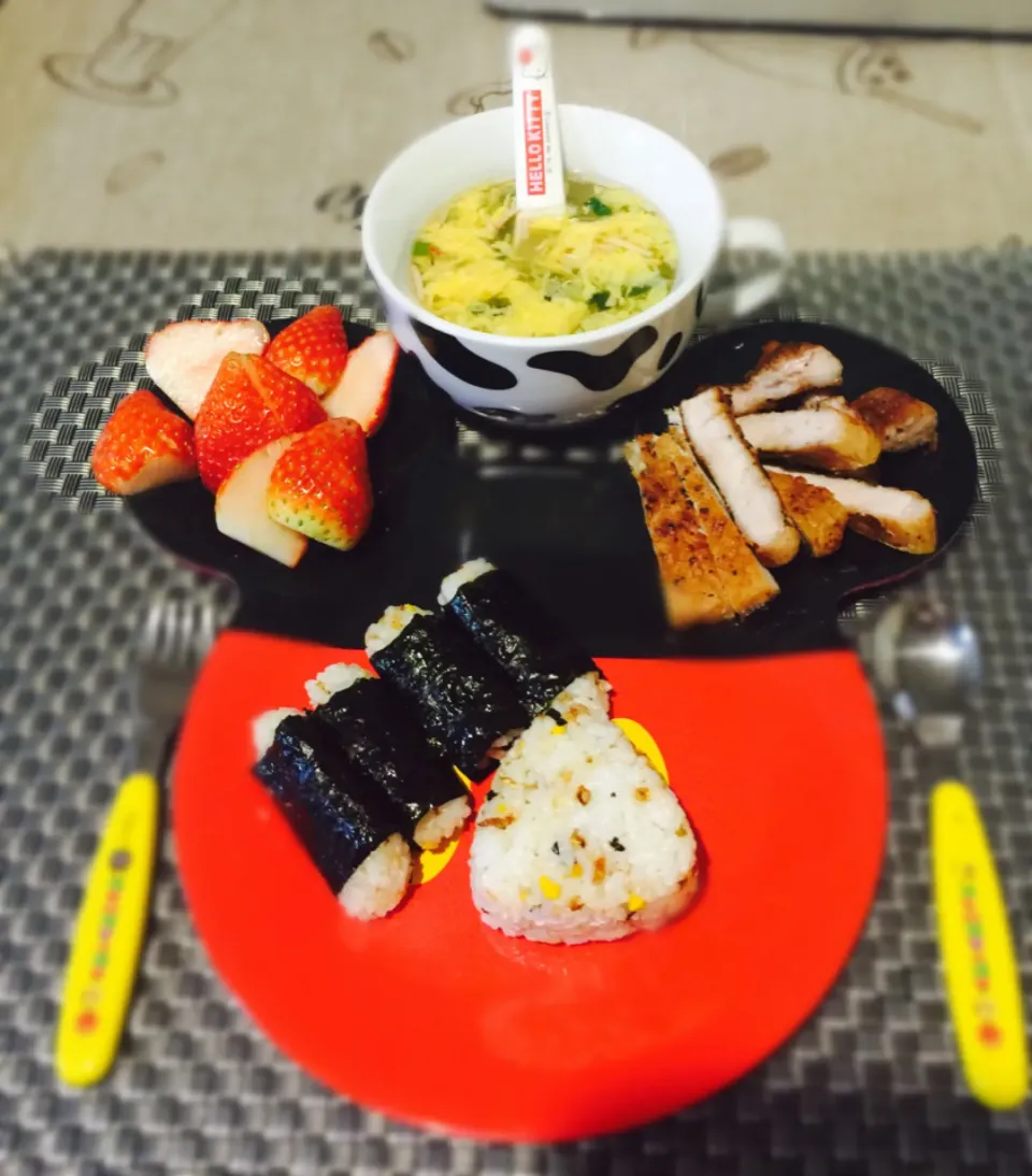 Pork chops w/ tomatoe egg sauce and strawberry 😍|Jasminさん