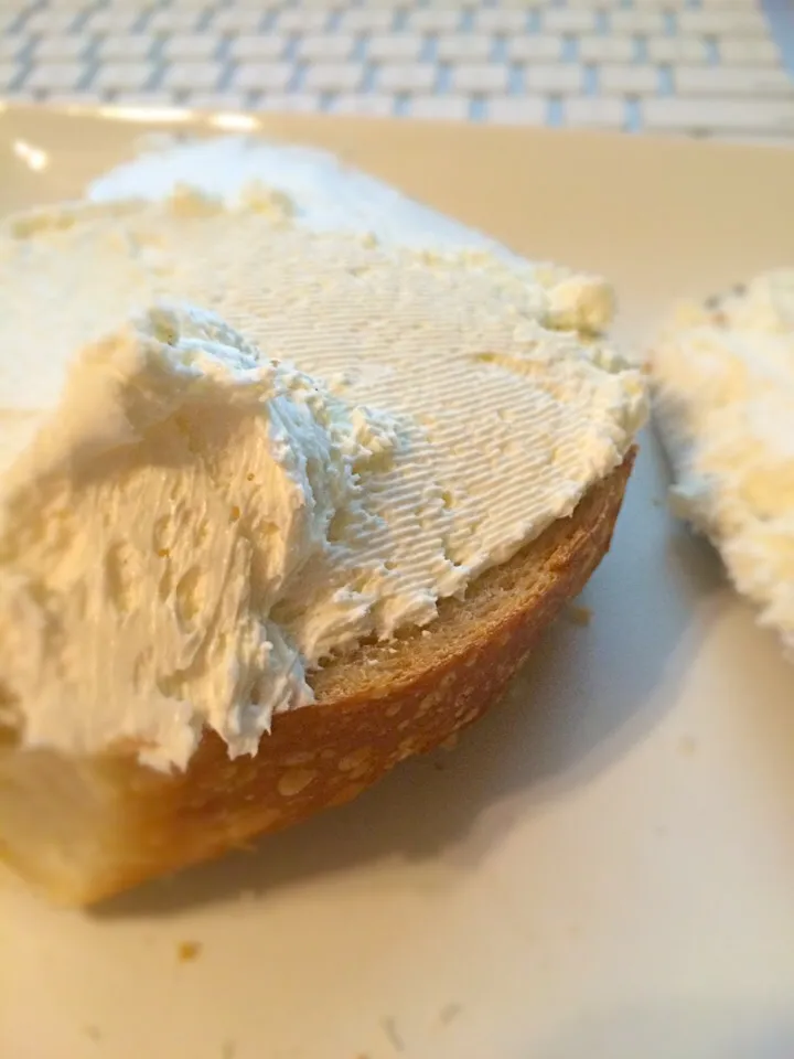 Fresh sour dough with cream cheese|shykneehighkneeさん