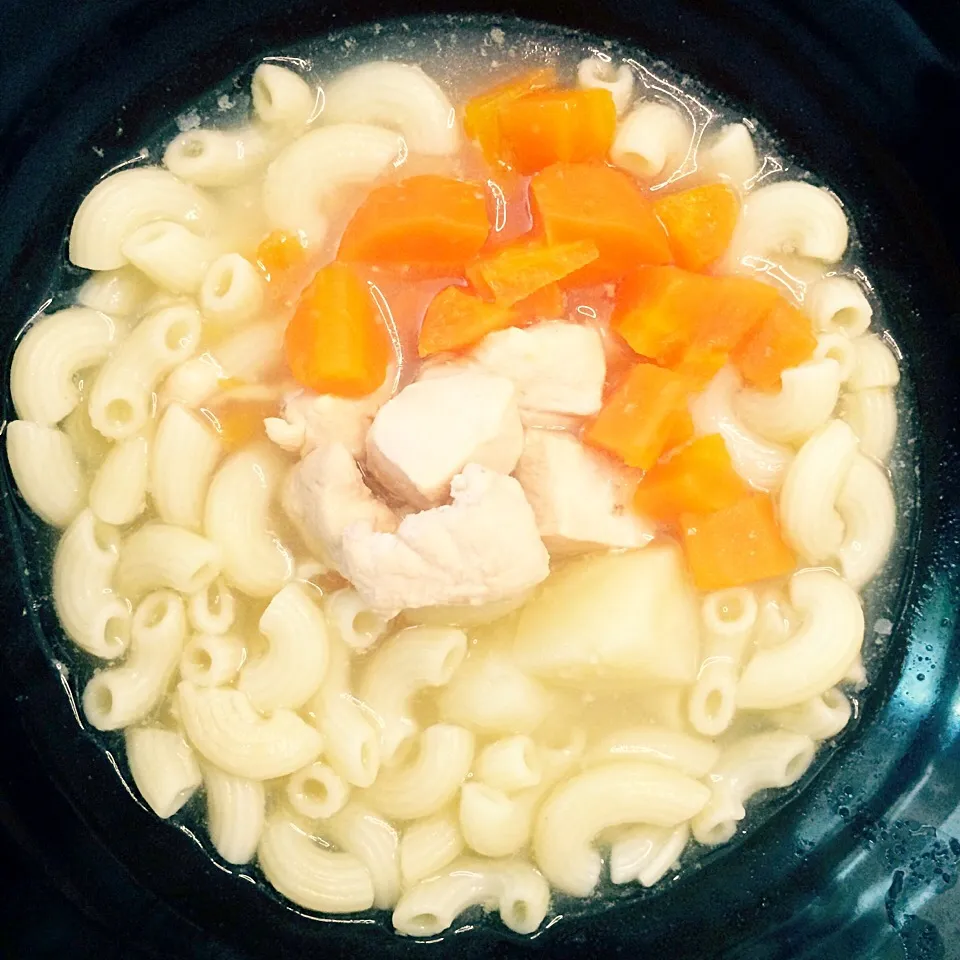 Homemade Chicken Macaroni Soup|Carin Tayさん