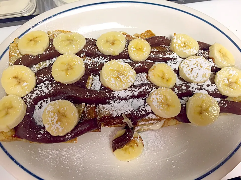 Snapdishの料理写真:Banana Mouse Crepes|Rafiiki Zambonianさん