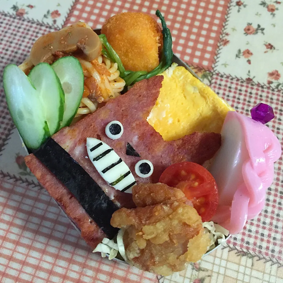 Snapdishの料理写真:スパムdeトトロおにぎり弁当🍱|＊ゆみしぼり＊さん