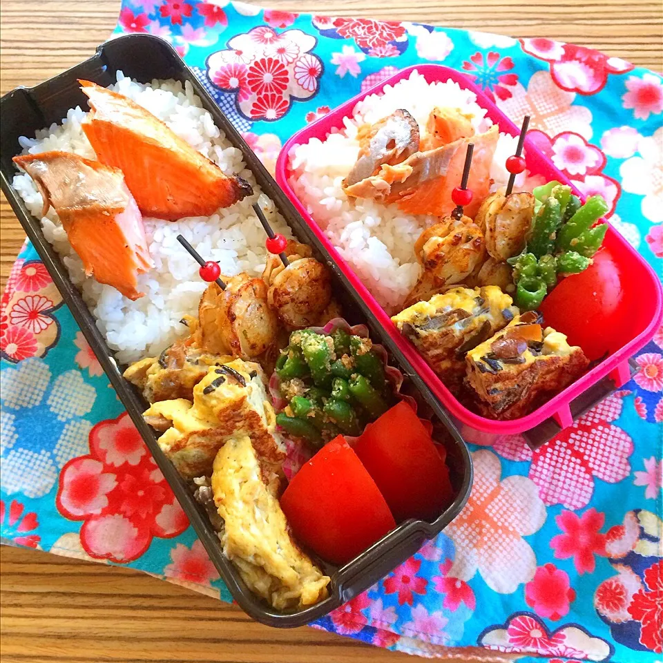 Snapdishの料理写真:＊お弁当＊ 焼き鮭乗っけ ひじき入り卵焼き ベビーホタテのハーブソルト インゲン胡麻和え トマト|pinoyamaさん