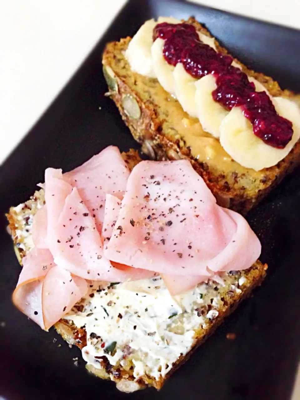 Snapdishの料理写真:Served with (1)herb cream cheese with ham (2) peanut butter, banana and berry chia jam|coxiella24さん