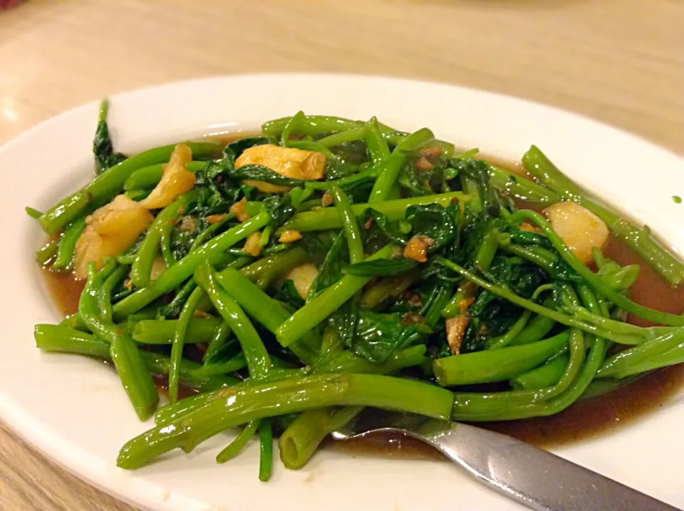 Somboon Seafood (Sam Yan店）空芯菜炒め|qtyucoさん