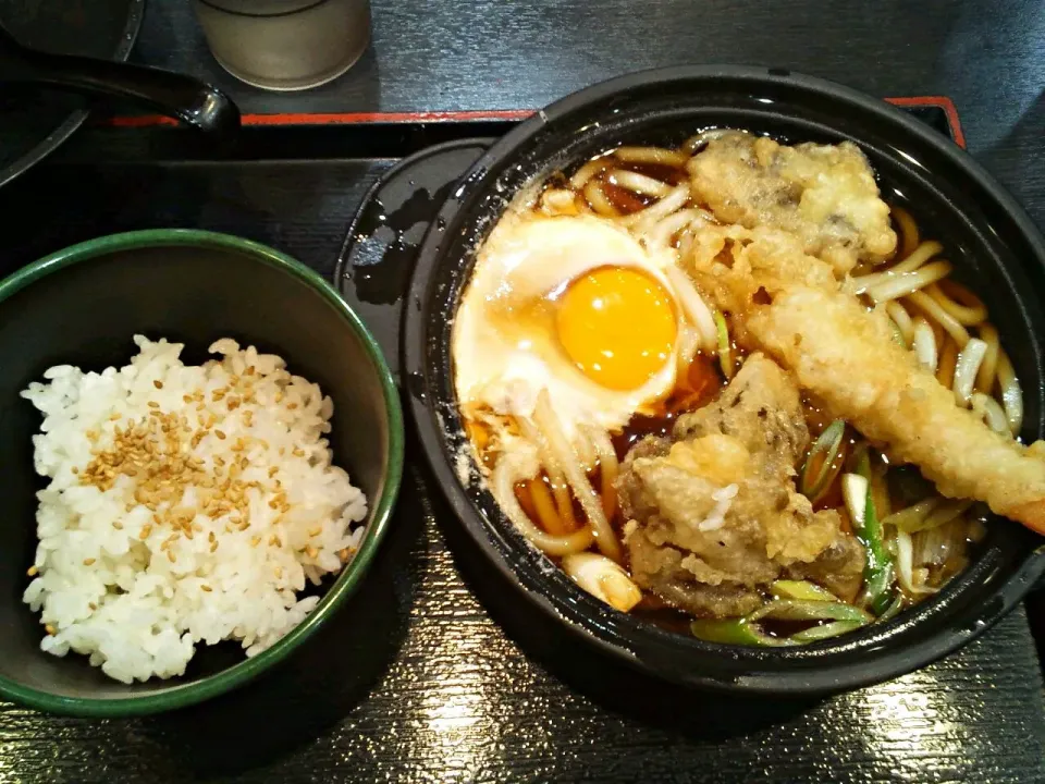 Snapdishの料理写真:ゆで太郎の鍋焼きうどん|すーさん