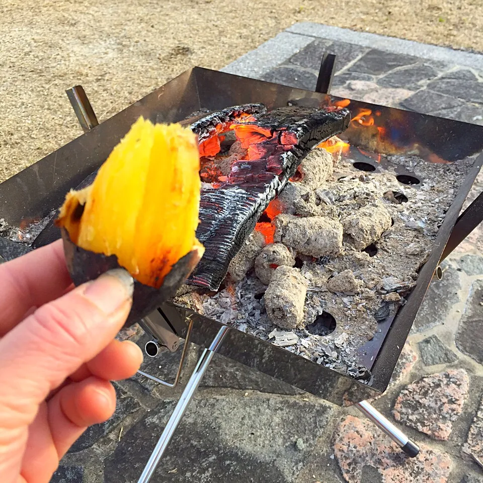 焚火で焼き芋|森田美涼さん