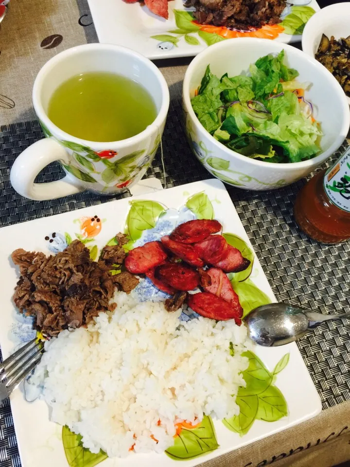 yakiniku with fried sausage+salad😉|Jasminさん