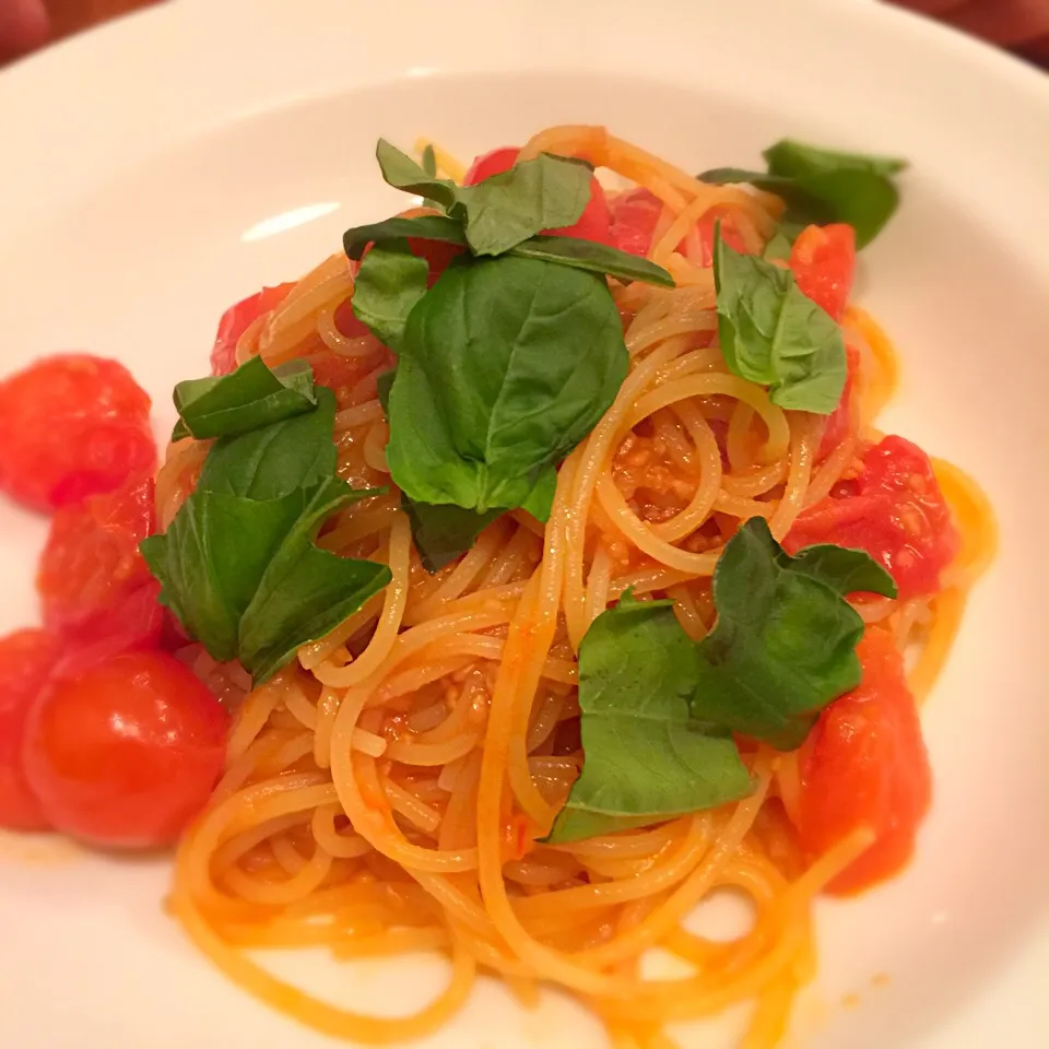 トマトのパスタ。酸味がきいてます。|リュカさん