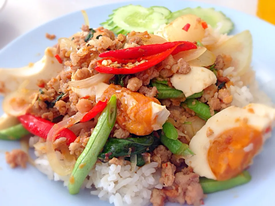 Snapdishの料理写真:ไข่เค็มหมูสับ stir-fried salted egg with minced pork|Yui Phiphitphakdiさん