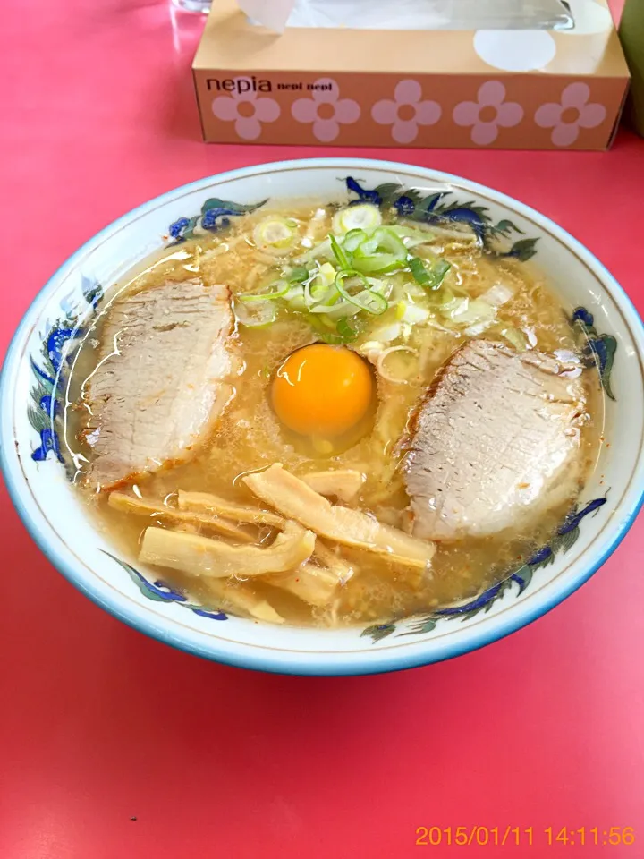 Snapdishの料理写真:森町で有名な東光亭の月見味噌ラーメン|hiramukiさん