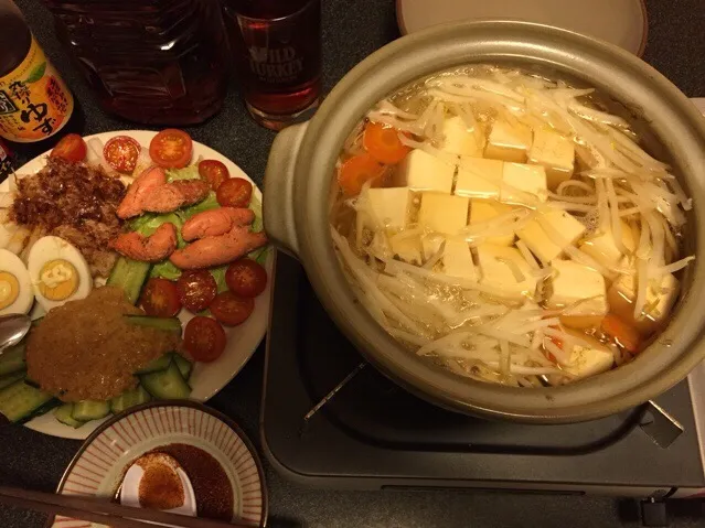 湯豆腐、山芋短冊、レタス、焼きタラコ、刻み納豆キュウリ、ゆで卵、ミニトマト🍅❗️٩꒰ʘʚʘ๑꒱۶💫|サソリさん