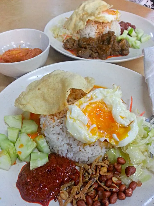 chinese style Nasi Lemak
マレー系よりも具だくさんです|korinoさん