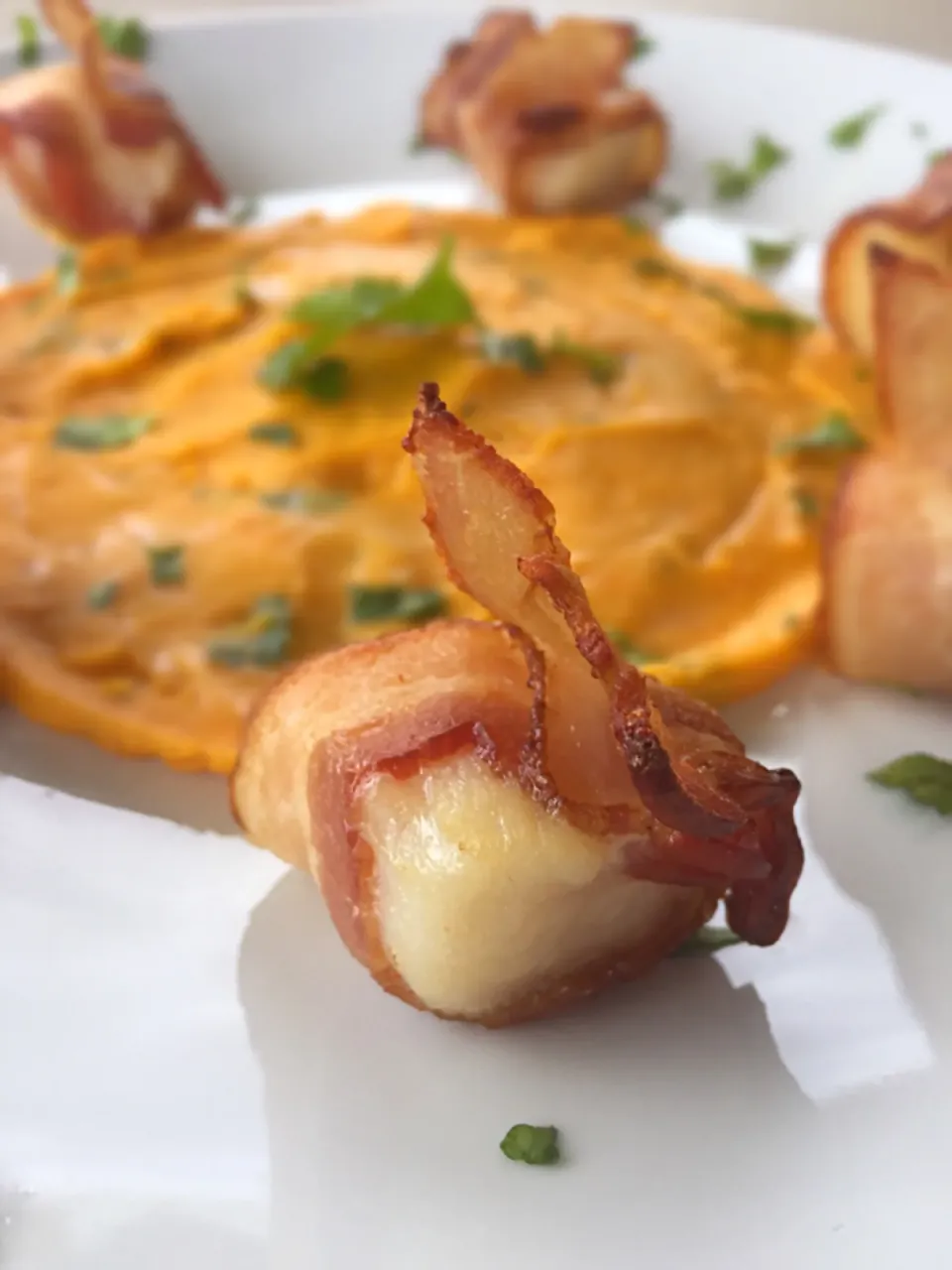 Bacon wrapped Scallops with Cilantro Sweet Potato Purée|lindsay robesonさん