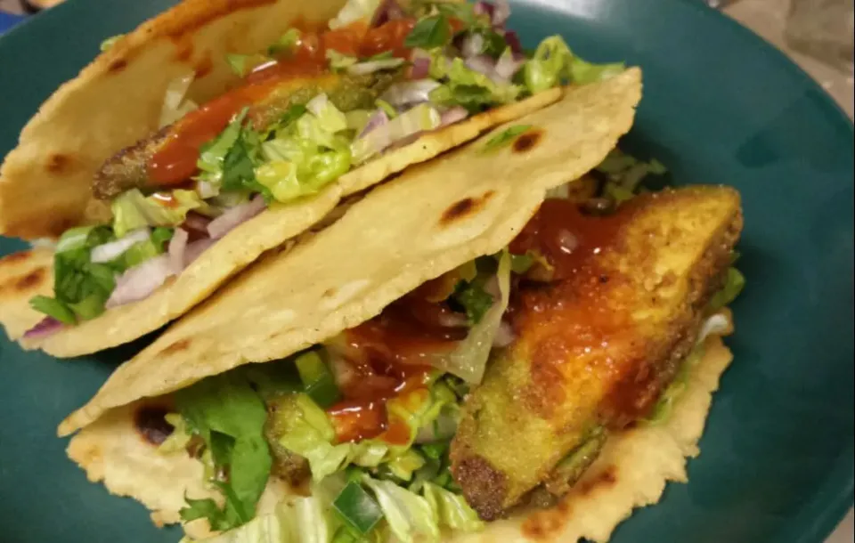 Fried avocado tacos  #avocado #tacos #vegetarian #friedfood #foodie #foodpic #foodporn #foodgasm #vegan #mexicanfood|Culinary Kissesさん