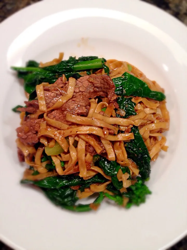 Black pepper beef pan fried Egg Noodle|Allissa Zhaoさん