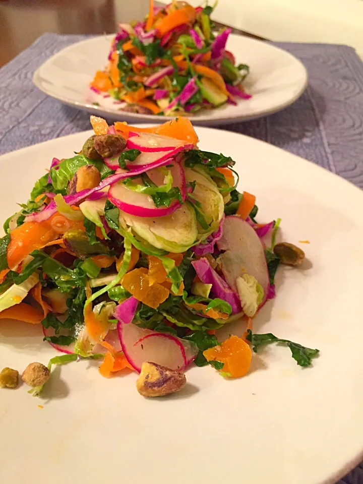 shaved winter salad with pistachio and apricot|Matthew Cashenさん