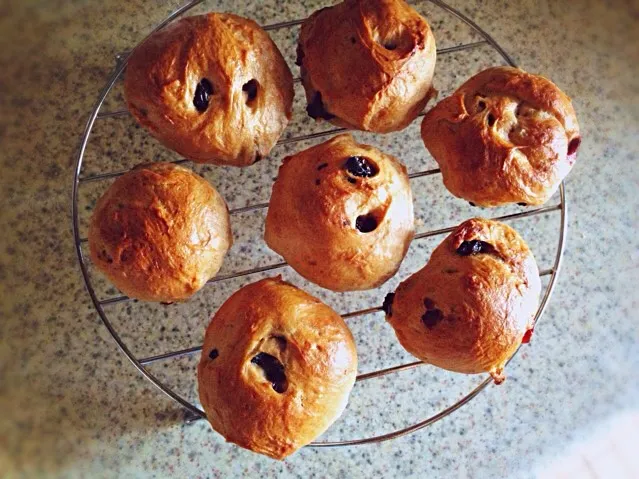 Snapdishの料理写真:Cinnamon raisin bagels 🍇☺️|Nonononoさん