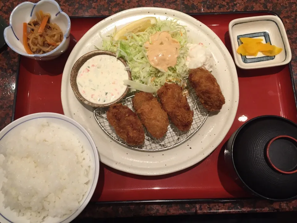 カキフライ定食|アクちゃんさん