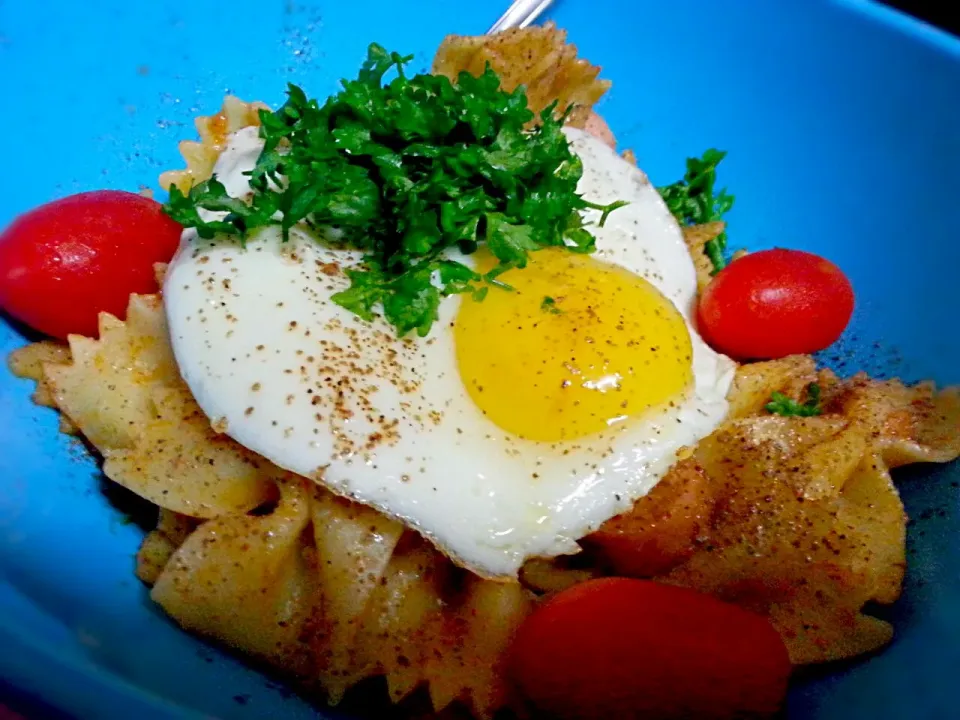 Tom Yum Bowie Pasta! With heart shaped egg. :) #foodporn #yummy|Charissaさん