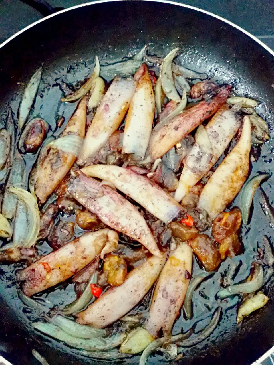 Snapdishの料理写真:Stir-fried arrow squid with tamarind!^^|Hebi Doさん