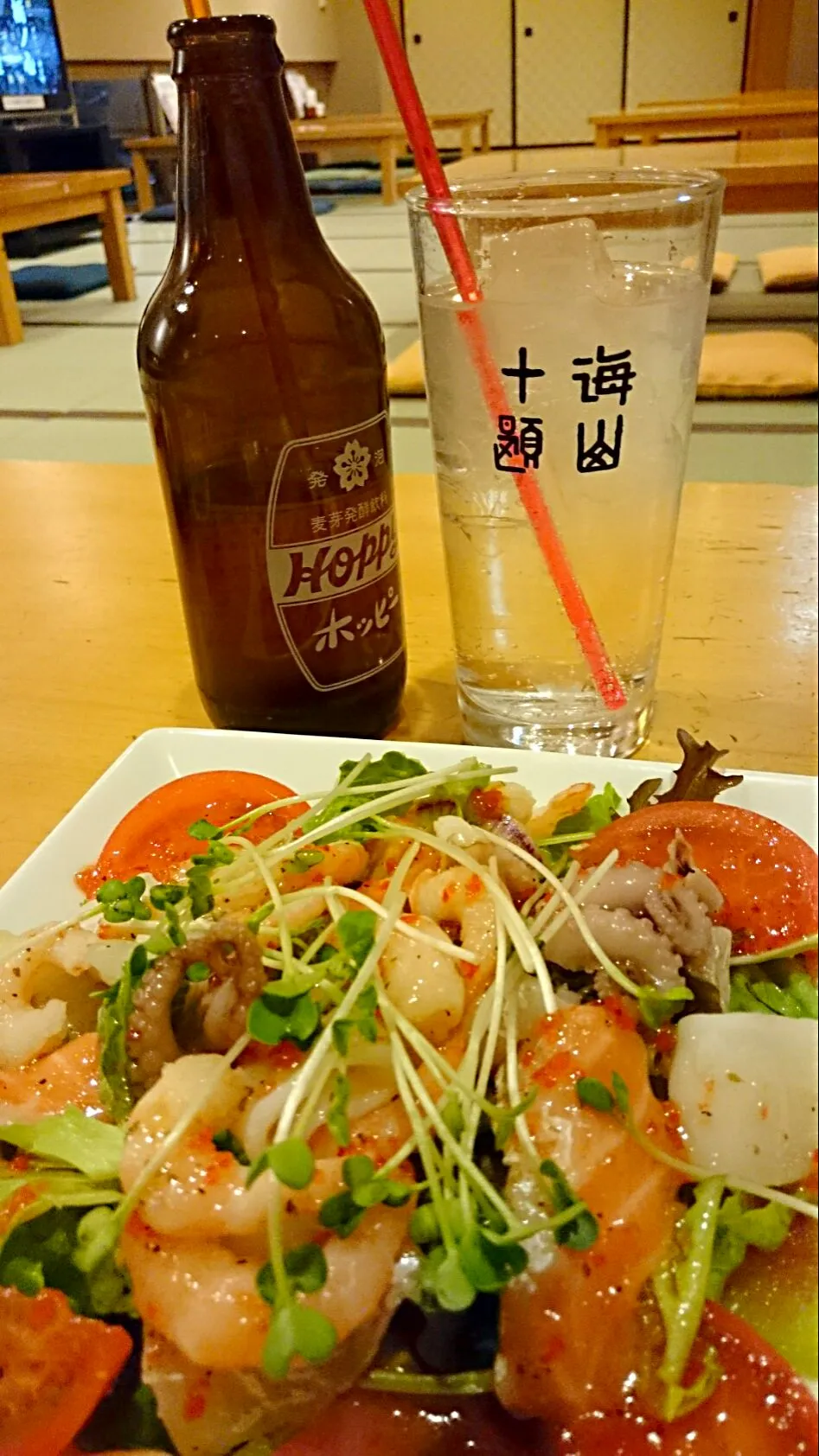 海の幸いっぱいの魚介サラダ🐟🐚🐙&ホッピー🍺|ナムナムさん